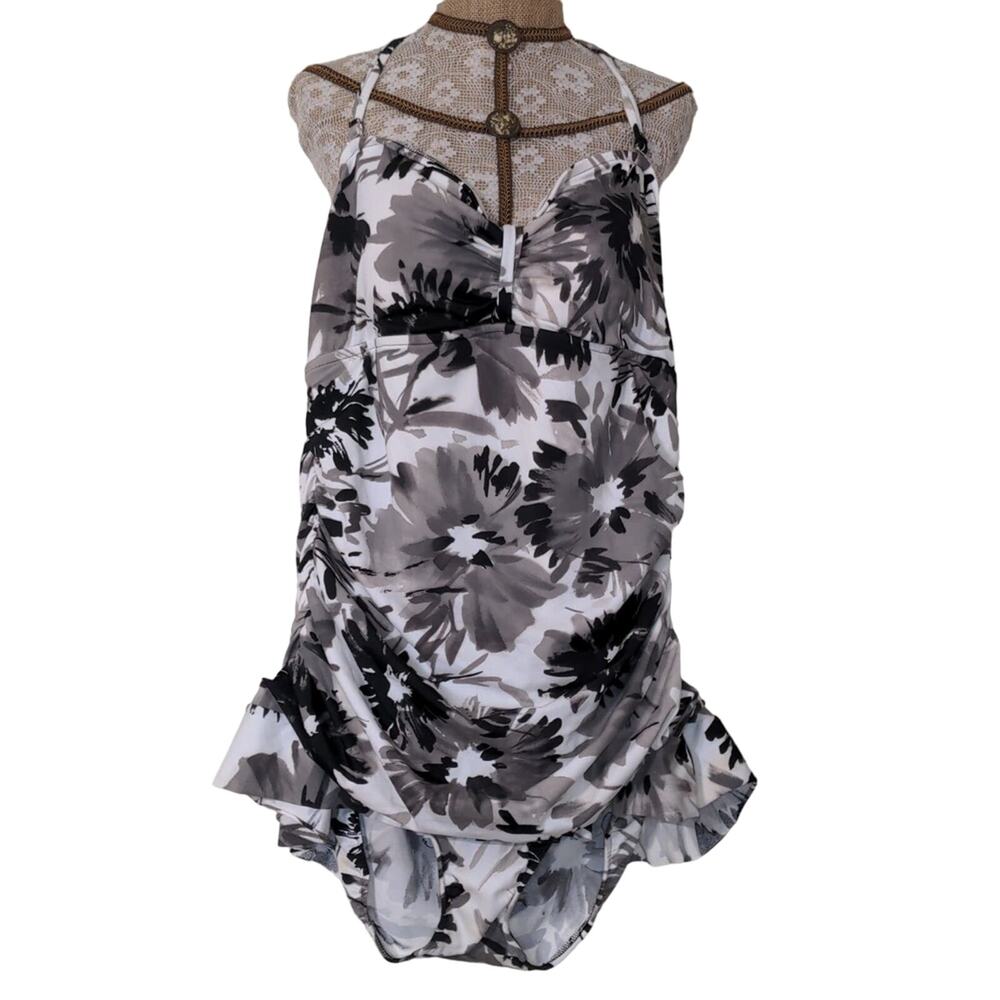 Penbrooke black and white floral‎ swimsuit